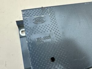 LAND ROVER DEFENDER II 2 19R- BELKA ZDERZAKA PRZÓD PRZEDNIA L8B2-10005 - obrazek 6