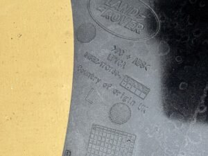 RANGE ROVER L460 22R- OSŁONA PANEL NAKŁADKA ZDERZAKA LEWY TYŁ M8E2-17C769 - obrazek 9