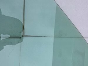 VOLKSWAGEN CRAFTER 2 II 16R- SZYBA DRZWI PRAWY TYŁ PRAWA TYLNA 43R-004025 - obrazek 3