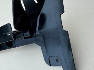 RANGE ROVER VELAR KIEROWNICA POWIETRZA DEFLEKTOR CHŁODNICY J8A2-001A04-AB - obrazek 4