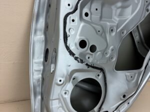 TOYOTA YARIS IV 4 20R- DRZWI PRAWE TYLNE PRAWY TYŁ - obrazek 12