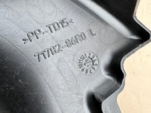 SUZUKI VITARA III 3 LIFT 18R- WLOT KIEROWNICA POWIETRZA LEWA 71782-86R0 - obrazek 3