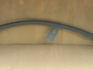 TESLA MODEL 3 17R- SŁUPEK POSZYCIE DACH LEWY LEWA STRONA 1073673-SC-B - obrazek 1