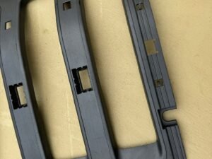 JEEP WRANGLER JL IV 4 17-24R OSŁONA PŁYTA KRATKA CHŁODNICY PRZÓD PRZEDNIA - obrazek 3