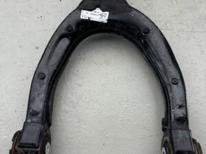 TESLA MODEL 3 17R- GÓRNY WACHACZ LEWY PRZÓD 1044324-00 - obrazek 1