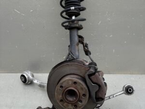 BMW 3 III E90 E92 E81 E87 E82 E89 PIASTA ZWROTNICA LEWA MCPHERSON WAHACZE - obrazek 1